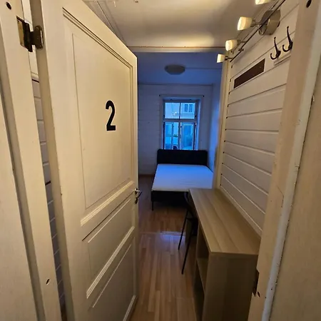 Nedre Mollenberg - And Spacious *